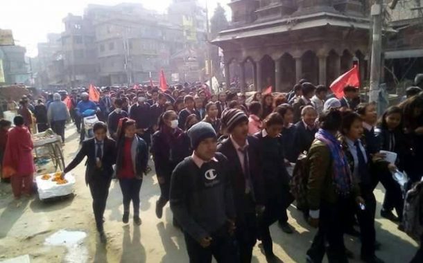 विप्लवको सर्मथनमा हज्जारौ विद्यार्थी सडकमा र्हेनुहोस् (तस्बिर सहित)
