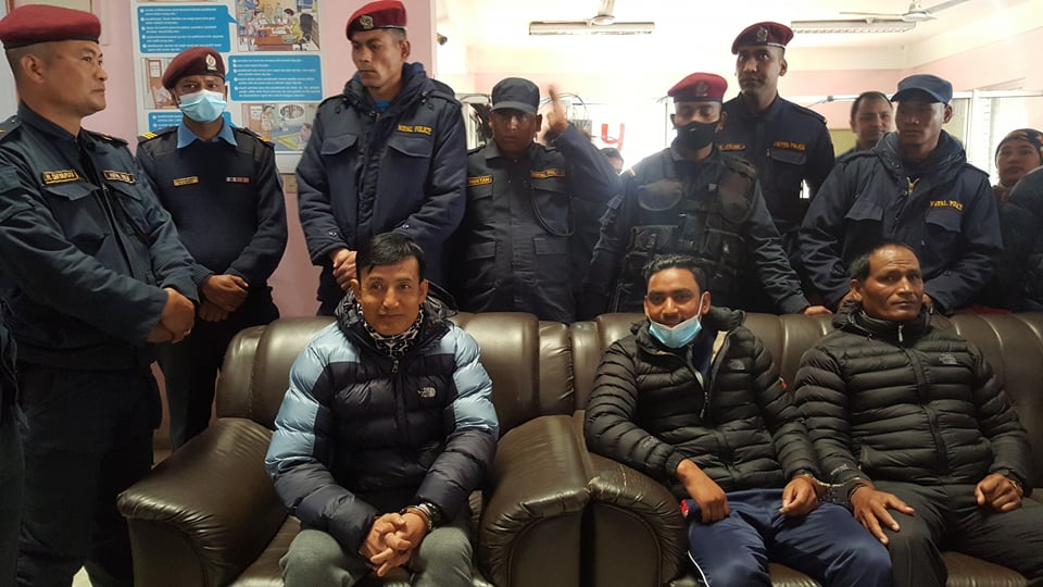 माइला लामा अदालत परिसरबाटै फेरी पक्राउ