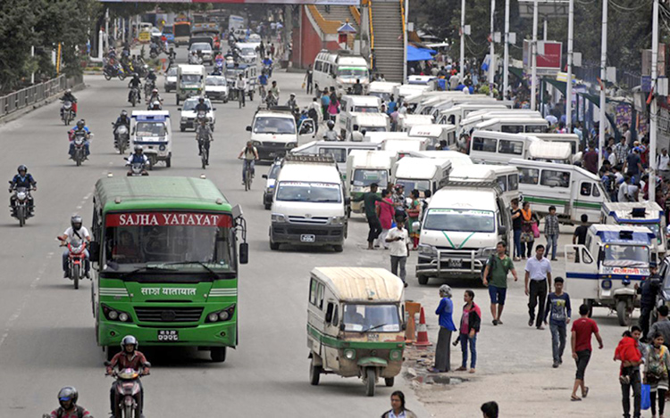 जिल्लाभित्रै  सार्वजनिक सवारी साधन चल्नेः भाडा ५० प्रतिशतसम्म बढि