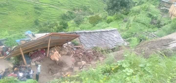 कालिकोटमा पहिरोले घर पुर्‍योः एकै घरका ६ जनाको मृत्यु