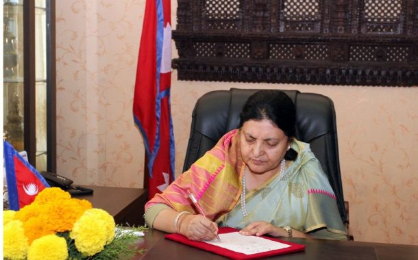 मध्यरातको खेल-प्रधानमन्त्रीका लागि दाबी पुगेन, संसद विघटन, चौतर्फी आलोचना
