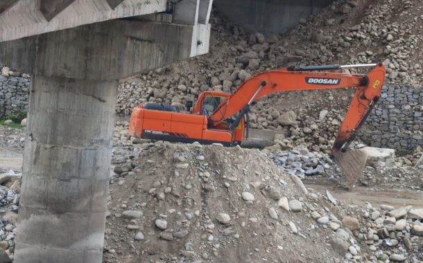 नुवाकोटमा तीन महिना खोला उत्खननमा रोक