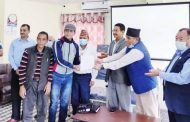 सिन्धुपाल्चोकका बाढी पीडितलाई माओवादी केन्द्रको सहयोग