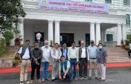 यातायात व्यवसायीले बुझाए प्रधानमन्त्रीलाई ज्ञापनपत्र