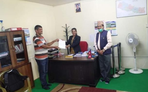 एकीकृत अखिल नेपाल शिक्षक संगठनले बेलकोटगढीलाई ६ बुँदे ज्ञापनपत्र बुझायो