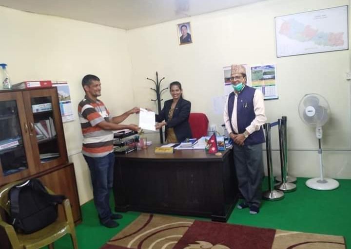 एकीकृत अखिल नेपाल शिक्षक संगठनले बेलकोटगढीलाई ६ बुँदे ज्ञापनपत्र बुझायो