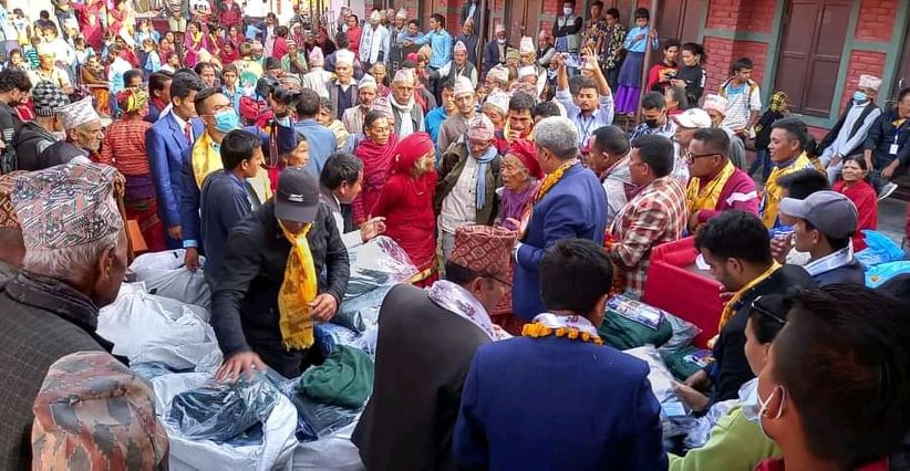 बेलकोटगढी रेड स्टार युथ क्लबले गर्यो जेष्ठ नागरिकलाई न्यानो कडा वितरण तथा तिहार विशेष कार्यक्रम