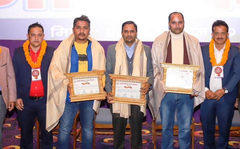 ‘म यस्तो गीत गाउँछु २’ को प्रिमियर शोमा तीन विधाका व्यक्ति सम्मानित