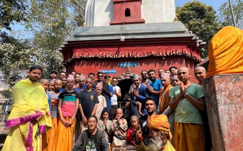 कुशेश्वर महादेव मन्दिर परिसरमा सरसफाइ र बत्ति जडान