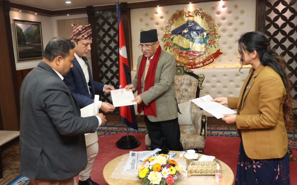 रास्वपाका मन्त्रीले बुझाए राजीनामा