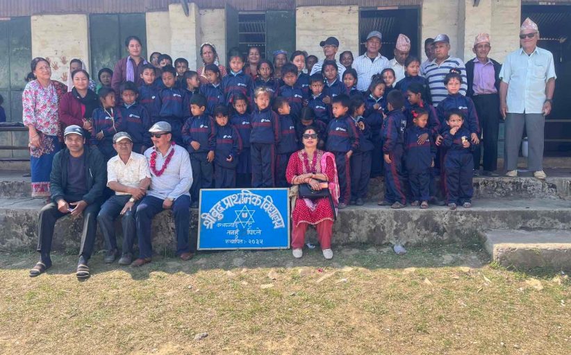 बुद्ध प्राविका विद्यार्थीलाई पोसाक वितरण