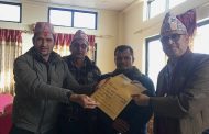नुवाकोटमा एमसिए परियोजना लागु भएका क्षेत्रका स्थानीयले बुझाए प्रजिअलाई ज्ञापनपत्र