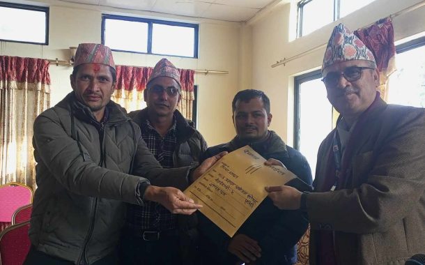 नुवाकोटमा एमसिए परियोजना लागु भएका क्षेत्रका स्थानीयले बुझाए प्रजिअलाई ज्ञापनपत्र