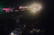 राप्ती पुलबाट नदिमा बस खस्यो: ५ जनाको मृत्यु