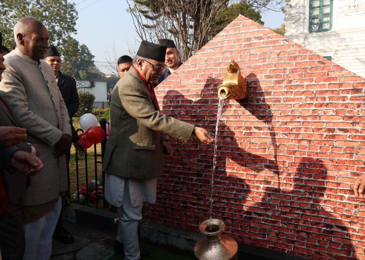 चौबीसै घण्टा समान रूपमा खानेपानी उपलब्ध गराउनुस्ः प्रधानमन्त्री प्रचण्ड