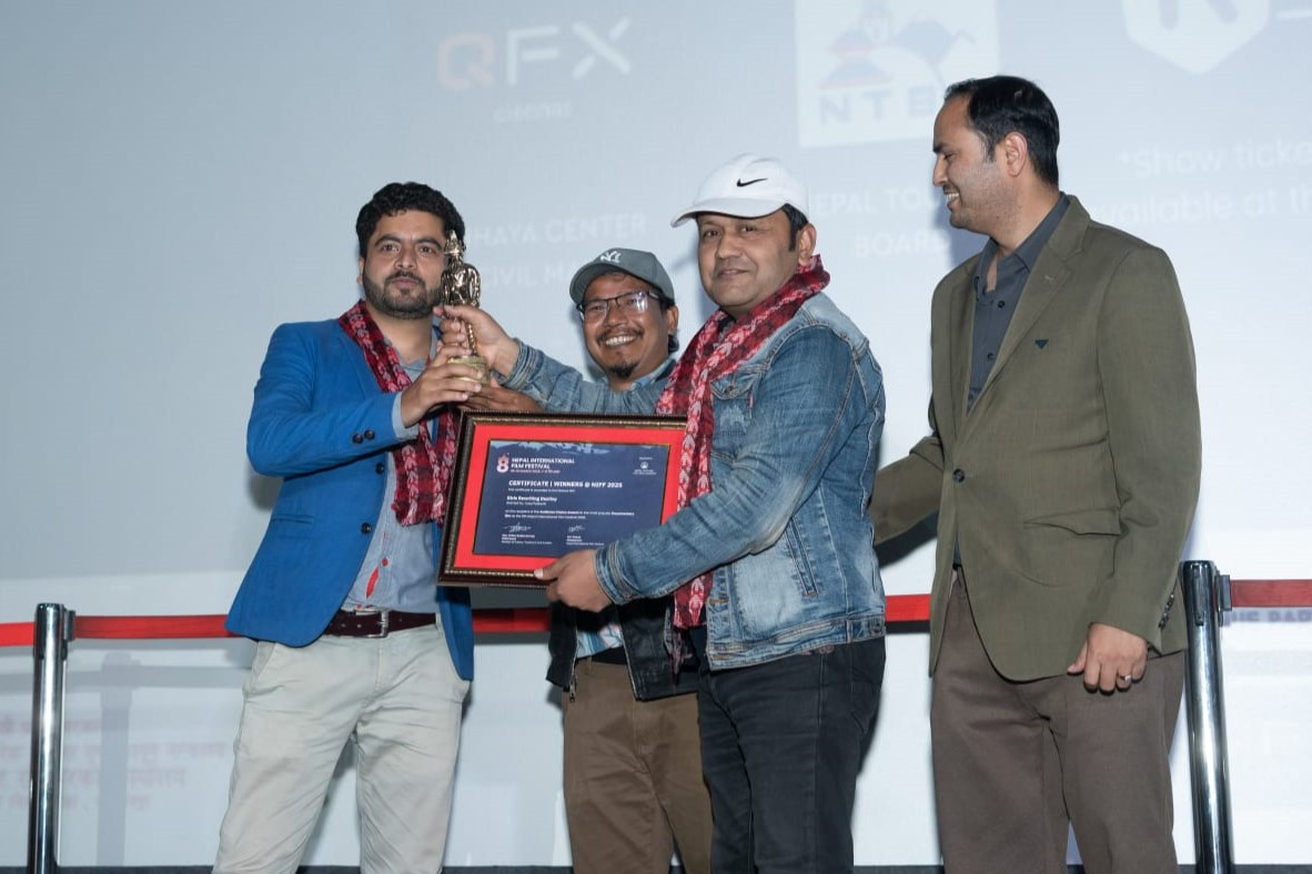 लव प्याकुरेलद्वारा निर्देशित वृत्तचित्र ‘गर्ल्स रिराइटिङ डेस्टीनी’ लाई अडियन्स च्वाइस अवार्ड