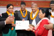 भरतपुरका १ सय २९ सुकुम्बासी घरधुरीलाई  लालपूर्जा वितरण