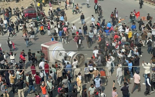 कर्फ्यु लागे पनि तीनकुने क्षेत्र अझै अशान्तः सडकमा सेना परिचालन