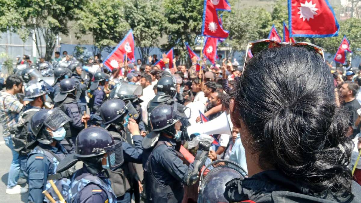 राजावादी र प्रहरीबिच झडपः तीनकुने-वानेश्वर क्षेत्र तनावग्रस्त