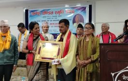 वामपन्थी नेता पण्डितको व्यक्तित्व र कृतिमाथि गरिएका शोधका शोधकर्तालाई सम्मान